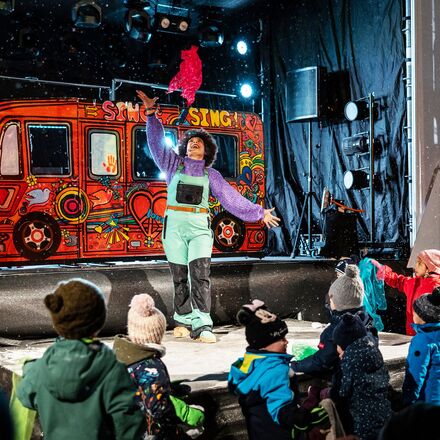 Kinderprogramm mit Tante Carmen im Zauberwald Lenzerheide | © Cemil Erkoc / Ferienregion Lenzerheide