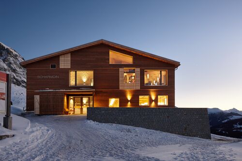 Bergrestaurant Scharmoin in Lenzerheide am Abend | © Ralph Feiner